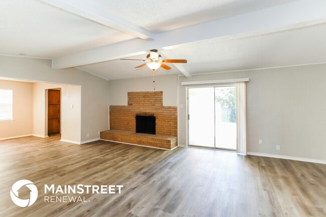 Photo - 1813 El Paso St