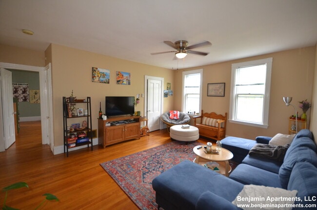 Building Photo - 236 Cypress St Unit 3 Rental