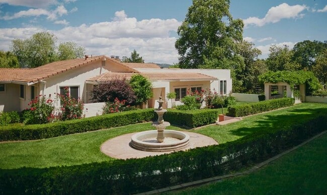 Building Photo - 15644 Arnold Dr