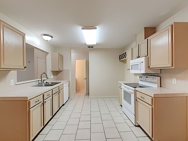 Photo - No Application Fees* $500 Off 1st Month Rent*