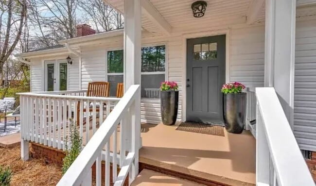 Photo - "Charming 3-Bed, 2-Bath Retreat with 1700 Sq. Ft. of Comfort in Simpsonville, SC!"