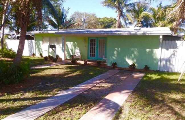 Photo - 11 NE 17th Ave