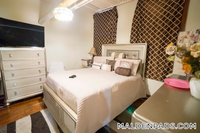 Photo - 17-19 Washington St. Unit 17B