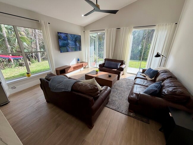 Photo - 147 Dalton Dr