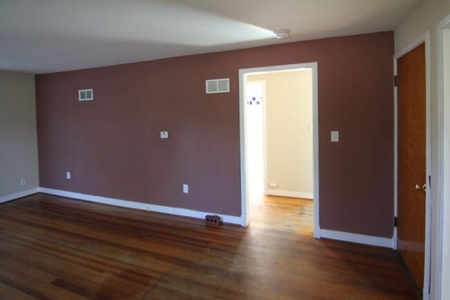 Photo - 740 1/2-740 1/2 Sunset St Unit 740 Sunset St - Main Level