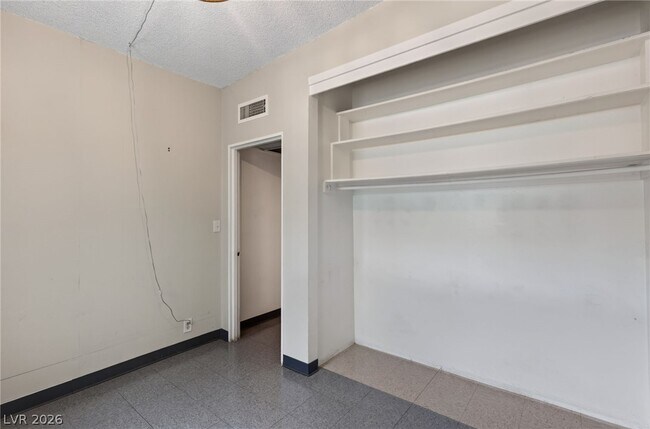 Photo - 1305 E Phillips Ave