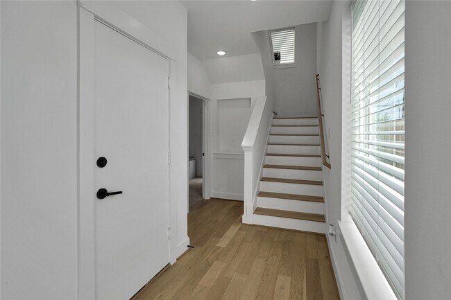 Photo - 2711 Rosalie St