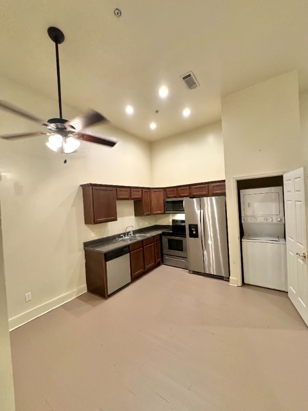 Photo - 409 Main St Unit 3