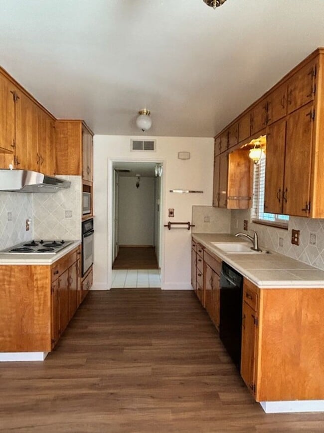 Photo - 749 E Wrenwood Ln