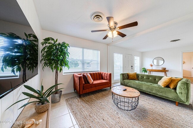 Photo - 130 Melaleuca Dr