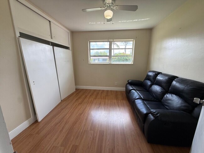 Photo - 224 Tamoshanter Dr