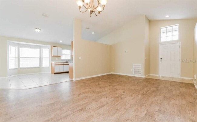 Photo - 409 21st Ave W