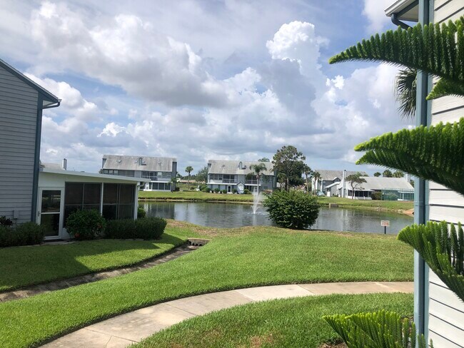 Photo - 4610 Lake Waterford Way Unidad #4