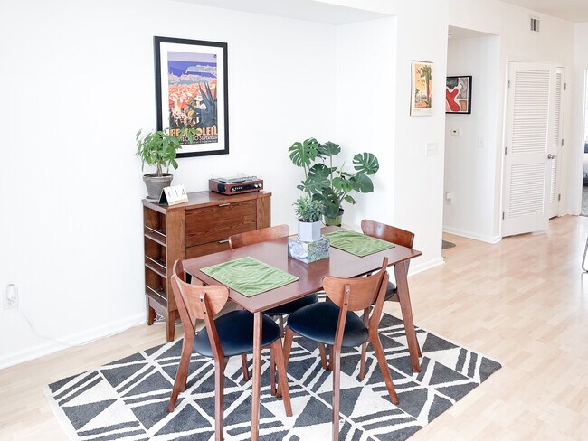 2 bedroom dining rea