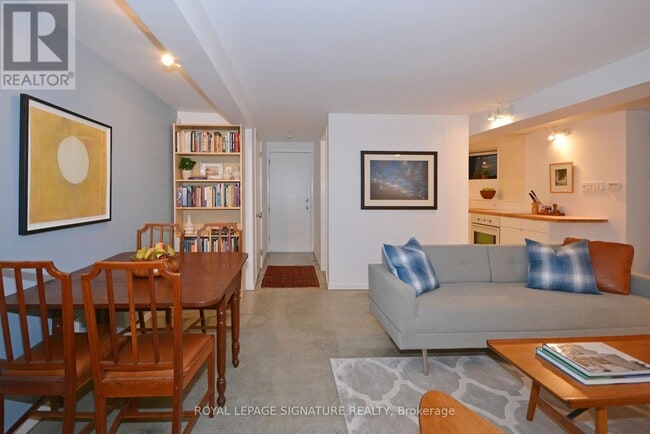 Photo - 379 Berkeley St