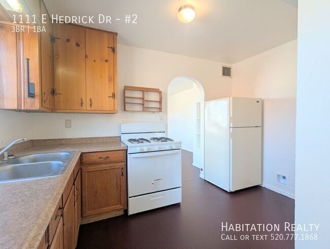 Photo - 1111 E Hedrick Dr Unidad #2
