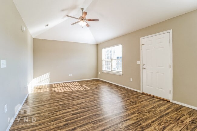 Photo - 2112 Cedar Cir