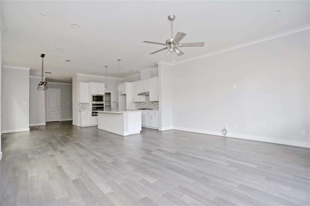 Photo - 513 W Bell St