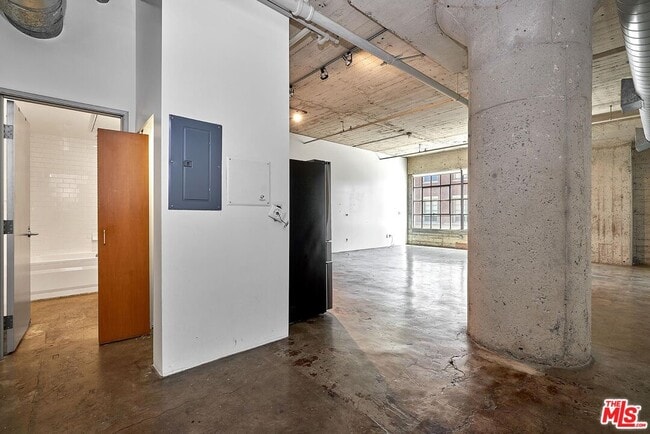 Photo - 1855 Industrial St Unit 302