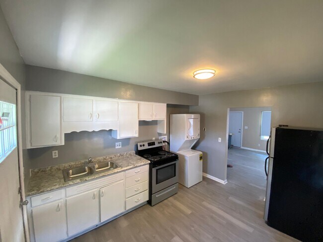 220-226 S Smithville Rd