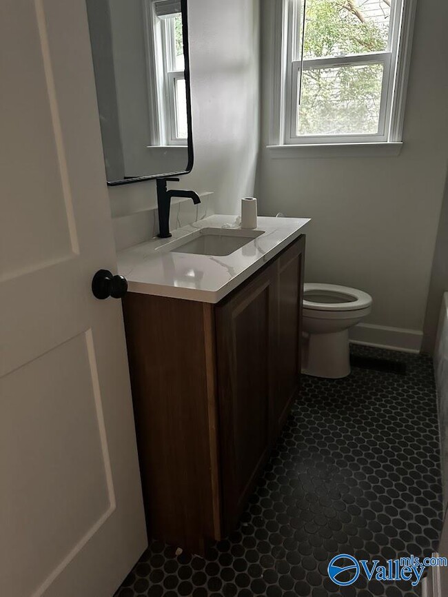 Photo - 2006 Stanford Dr SW