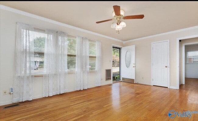 Photo - 3809 Saturn Dr SW