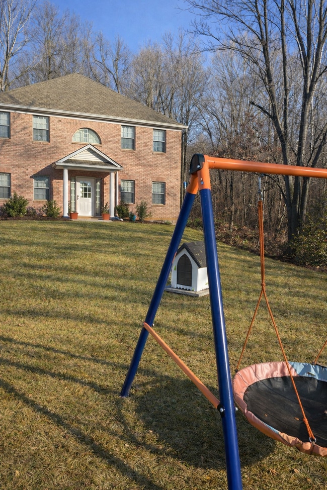 Building Photo - 3980 Lakewood Cove