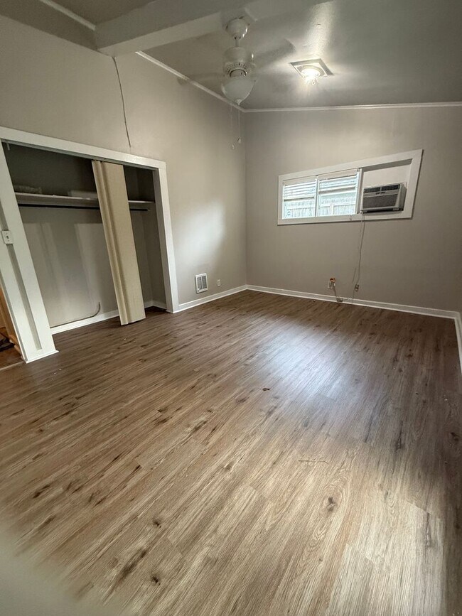 500-502 N. General Pershing Street