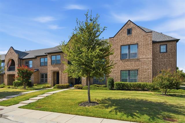 2221 Lasso Ln