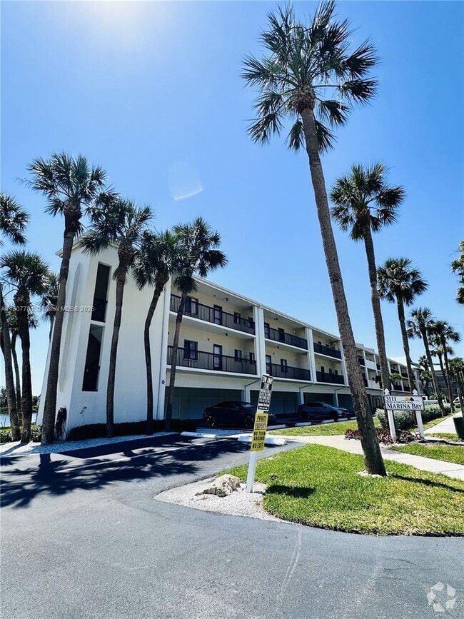 Building Photo - 3111 Pass a Grille Way Unit 110 Rental