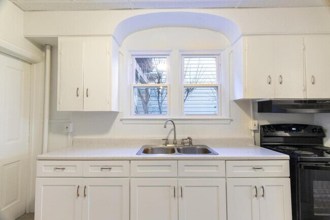 Photo - 543 Spruce St House