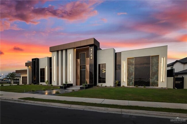 4704 Estancia Pkwy