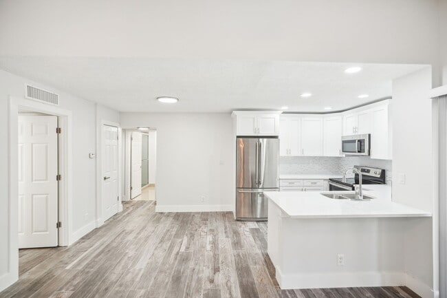 Sala de estar - South Bay Apartments