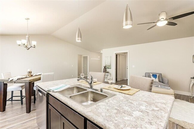 Photo - 2321 Gleneagles Blvd