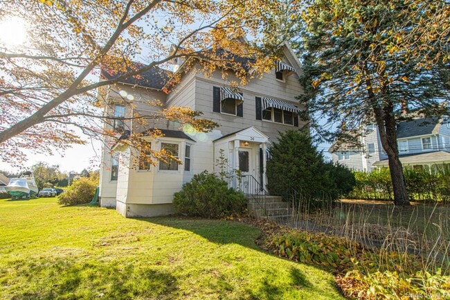 Photo - 36 Maple Ave