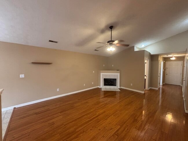 Photo - 2601 Buck Ln