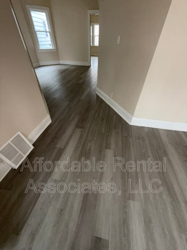 Photo - 2627 S 6th St Unit Upper