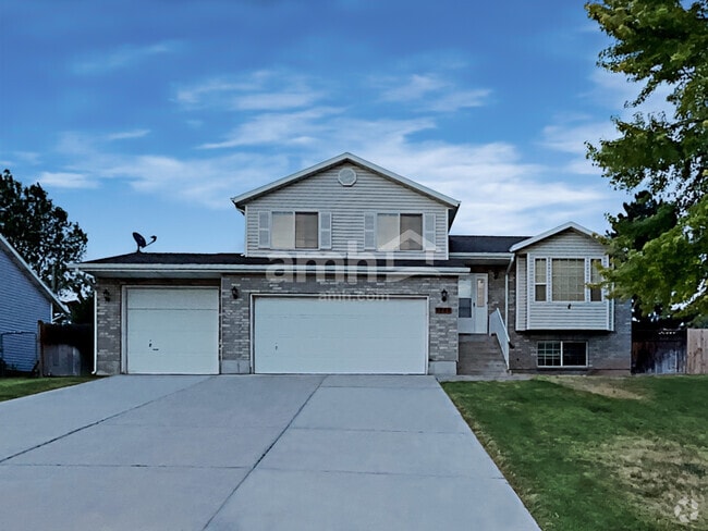 Building Photo - 1868 N 660 W Rental