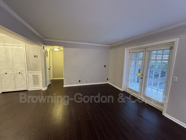 Photo - 5025 Hillsboro Pike