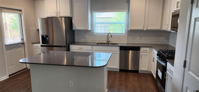 Photo - 1033 Legend Milton Ln