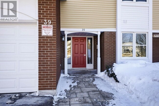 Photo - 39 Stonehaven Dr