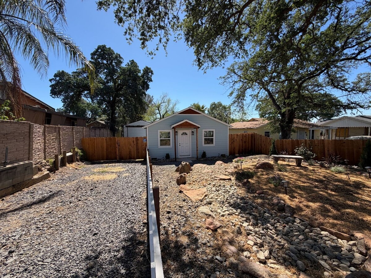 Fully Renovated 3BR Home | New HVAC + Washer/Dryer + Stainless Appliances | Designer Finishes | O... - Fully Renovated 3BR Home | New HVAC + Washer/Dryer + Stainless Appliances | Designer Finishes | O...
