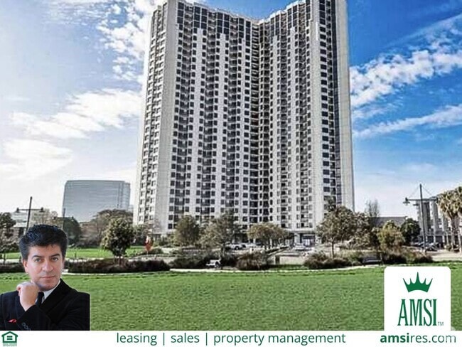 Building Photo - Unfurnished Move-In ready 1 Bedroom/ 1 Bat... Rental