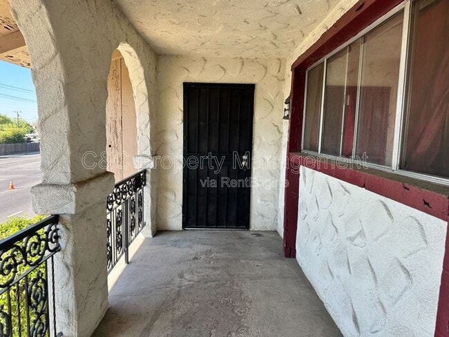 Photo - 1668 W Ashlan Ave