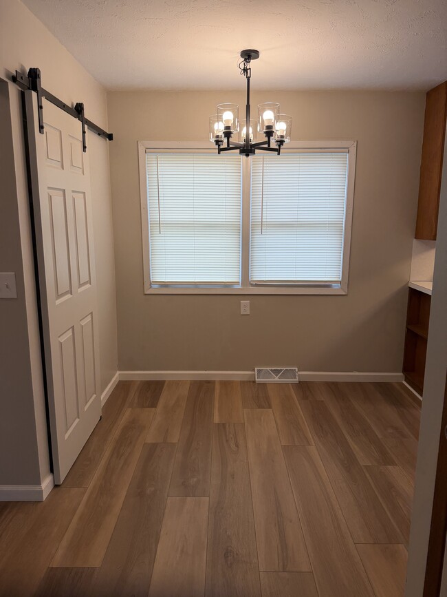Photo - 315 W 16th St