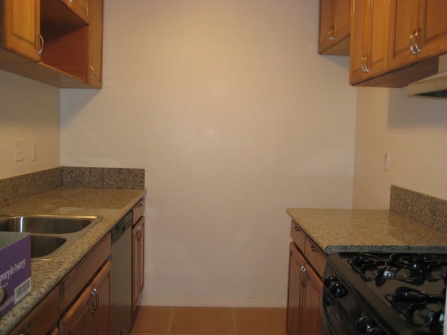 Photo - 8601 International Ave Unidad 179