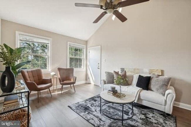Building Photo - 2507 Arlington Blvd Rental