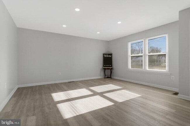 Photo - 5004 Roanoke Pl