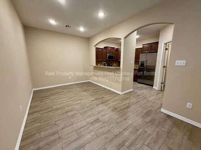 Photo - 6609 Leightyn Ln