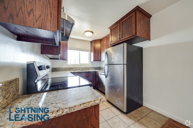 Building Photo - 17348 Burbank Blvd Unit 18D Rental